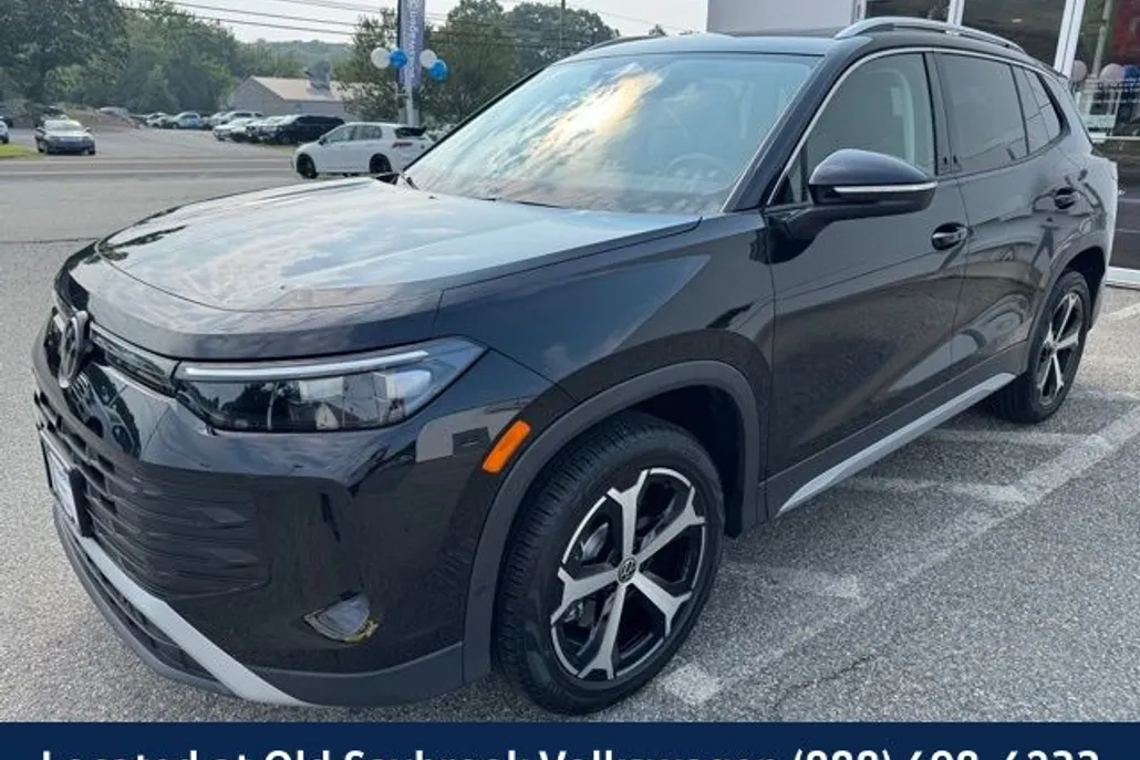 2025 Volkswagen Tiguan SE photo 1