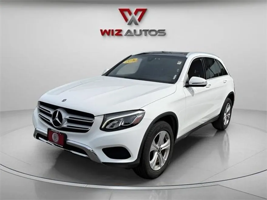 2018 Mercedes Benz GLC 300 4MATIC photo 1