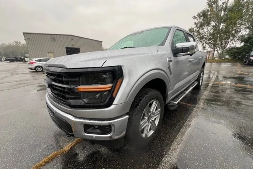 2024 Ford F-150 XLT photo 1