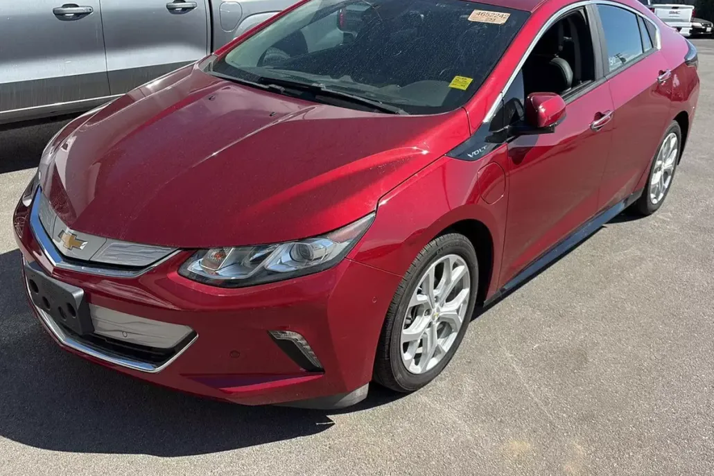 2018 Chevrolet Volt Premier photo 1