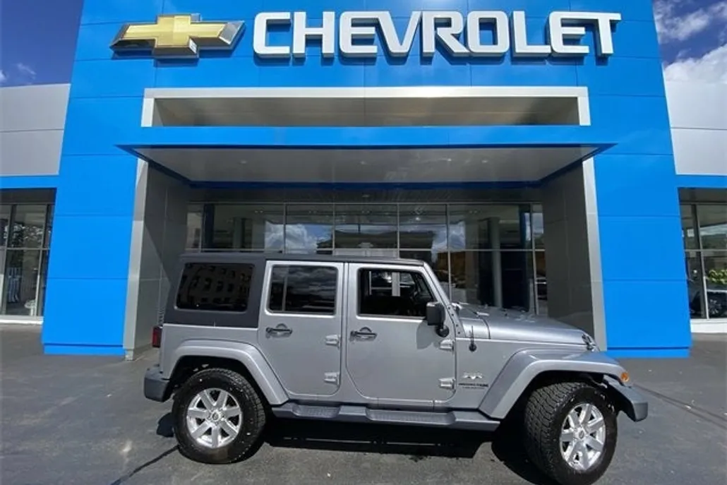 2018 Jeep Wrangler Unlimited Sahara photo 1