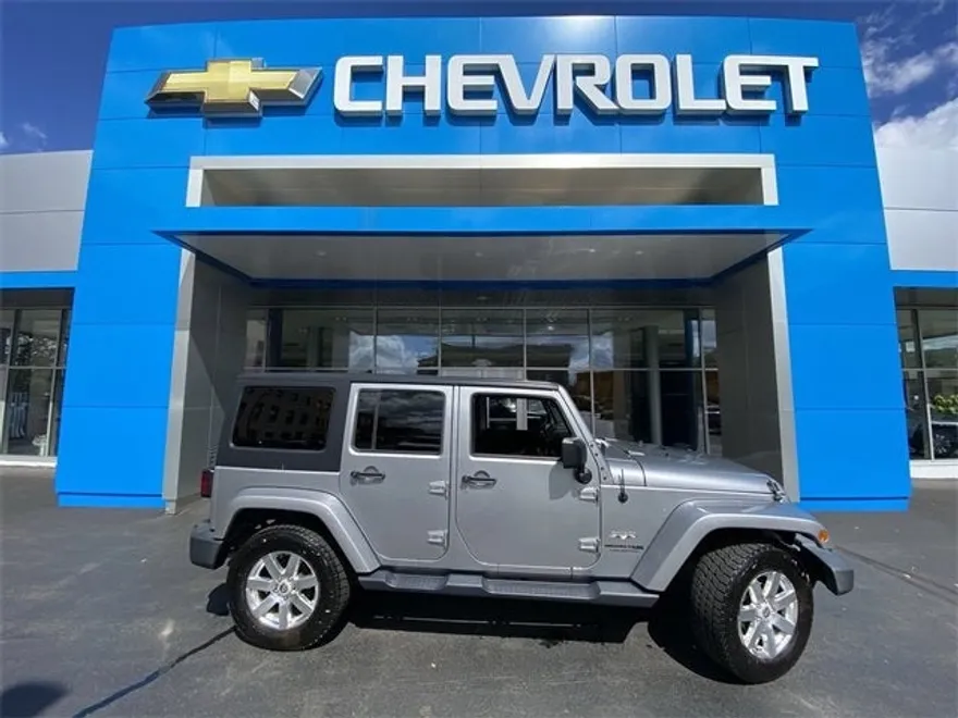 2018 Jeep Wrangler Unlimited Sahara photo 1