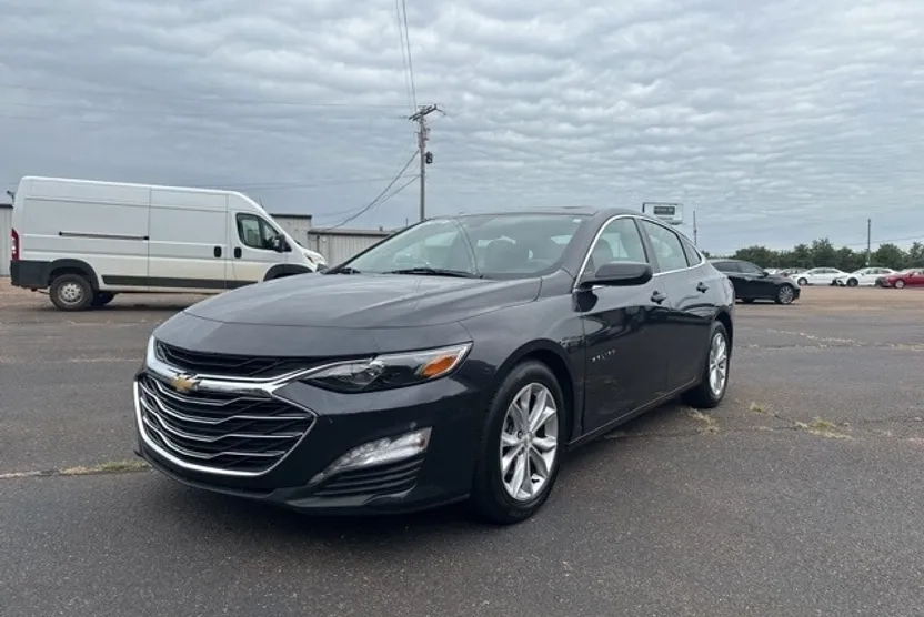 2023 Chevrolet Malibu 1LT photo 1