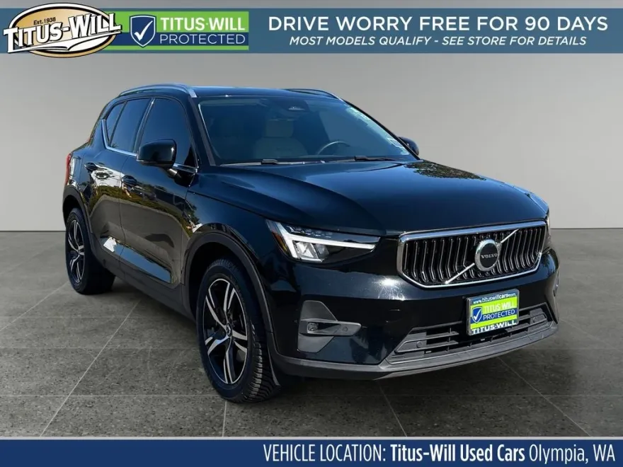 2023 Volvo XC40 Plus photo 1