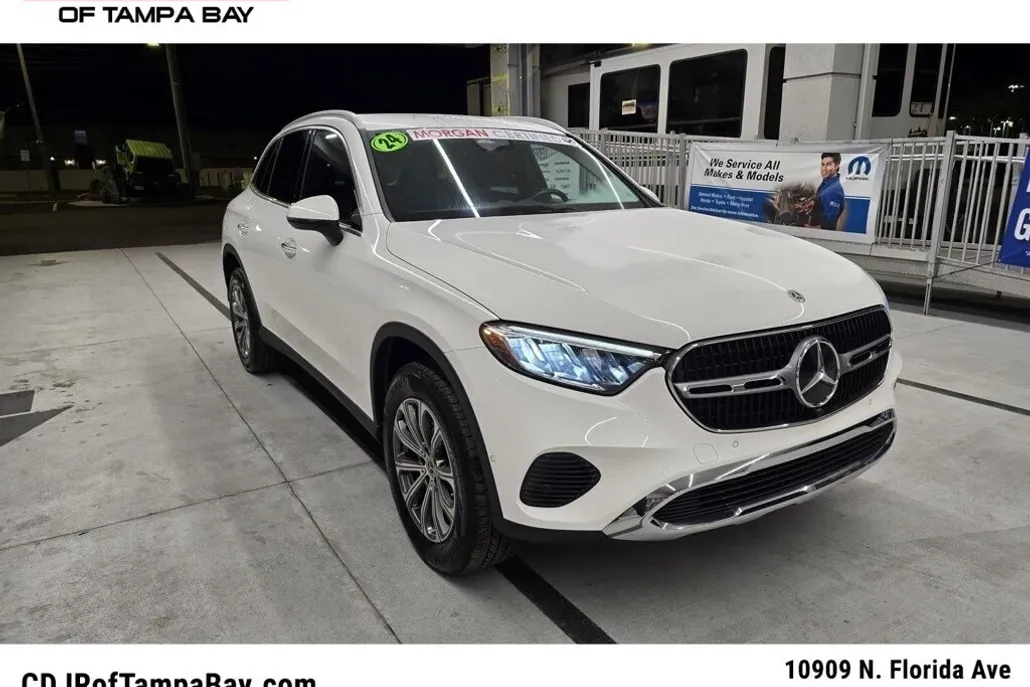 2024 Mercedes Benz GLC 300 photo 1
