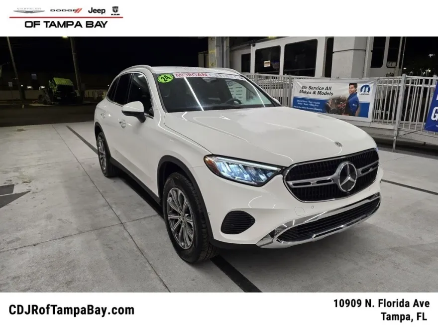 2024 Mercedes Benz GLC 300 photo 1