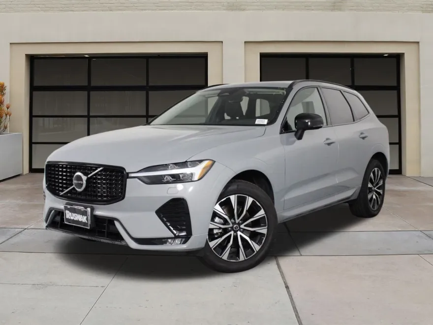 2025 Volvo XC60 B5 Core photo 1