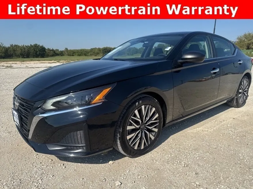 2024 Nissan Altima 2.5 SV photo 1