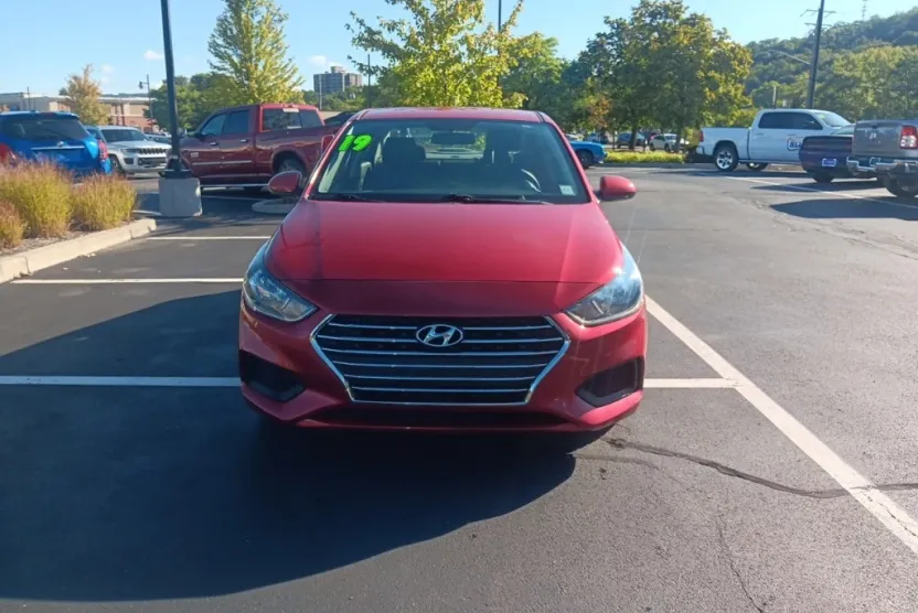 2019 Hyundai Accent SE photo 1