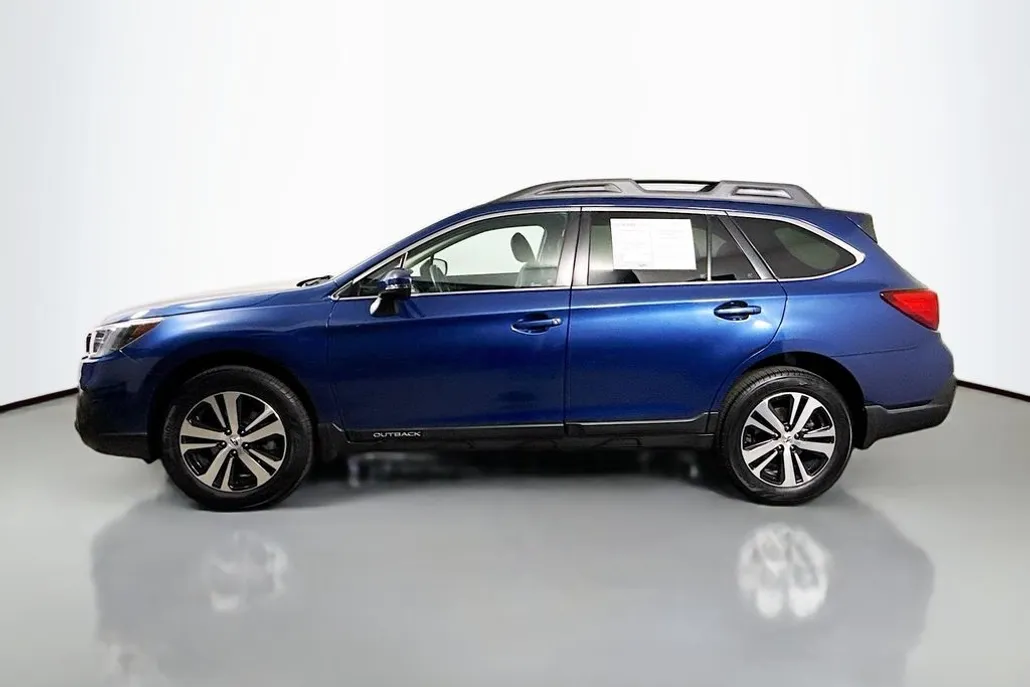 2019 Subaru Outback Limited photo 1