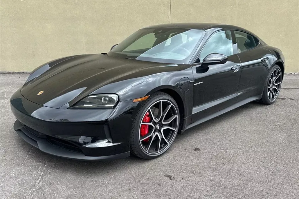 2025 Porsche Taycan 4S photo 1