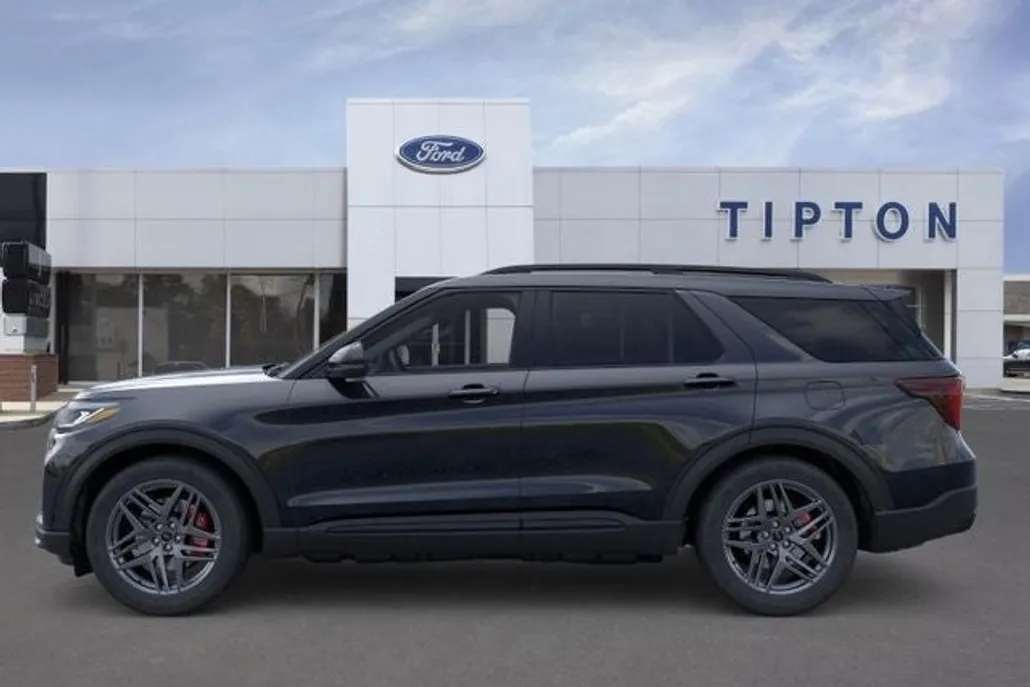 2025 Ford Explorer ST photo 1