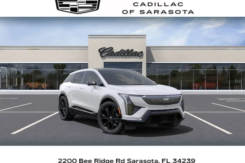2025 Cadillac Optiq Luxury photo 1