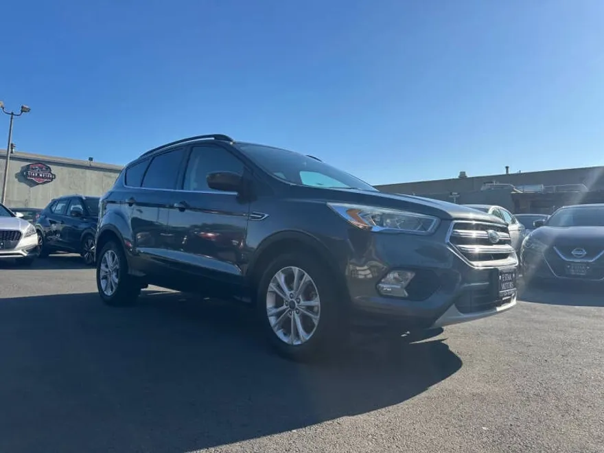2017 Ford Escape SE photo 1