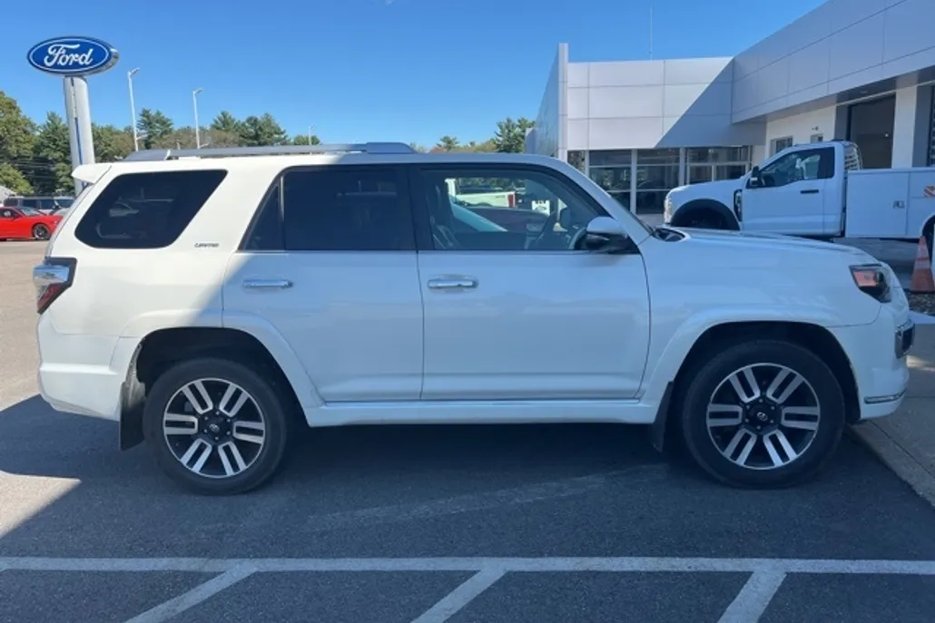 2018 Toyota 4Runner Limited photo 1