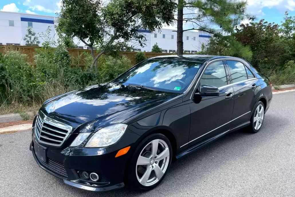 2010 Mercedes Benz E 350 Sport 4MATIC photo 1