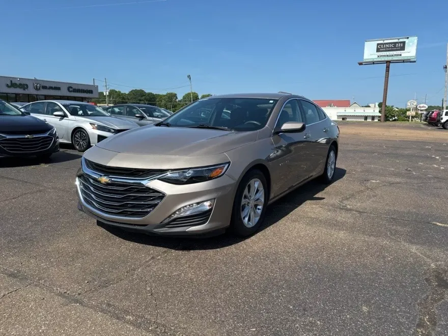 2023 Chevrolet Malibu 1LT photo 1