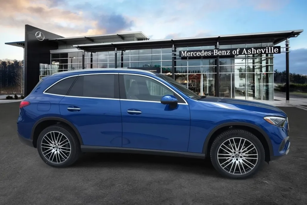 2025 Mercedes Benz GLC 300 4MATIC photo 1