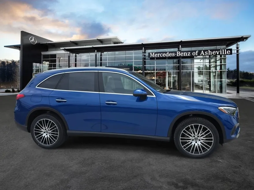 2025 Mercedes Benz GLC 300 4MATIC photo 1