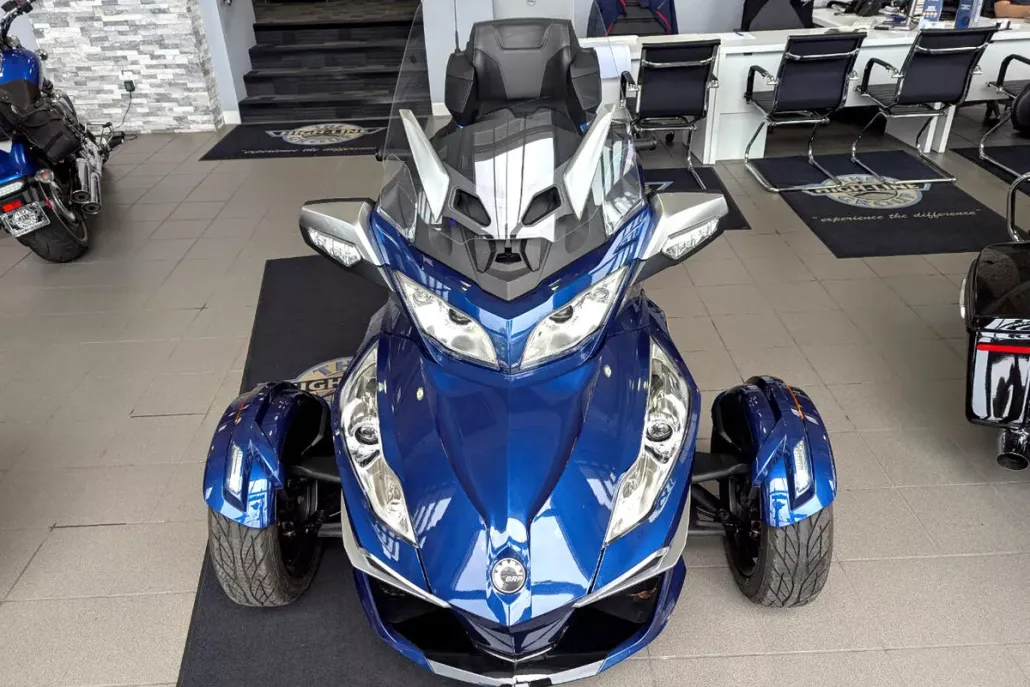 2016 Can Am Spyder Spyder RT photo 1