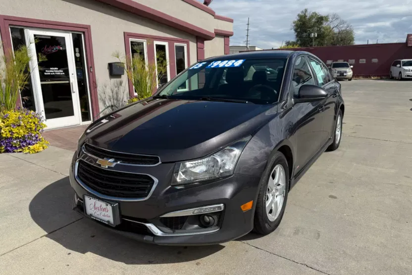2015 Chevrolet Cruze LT photo 1