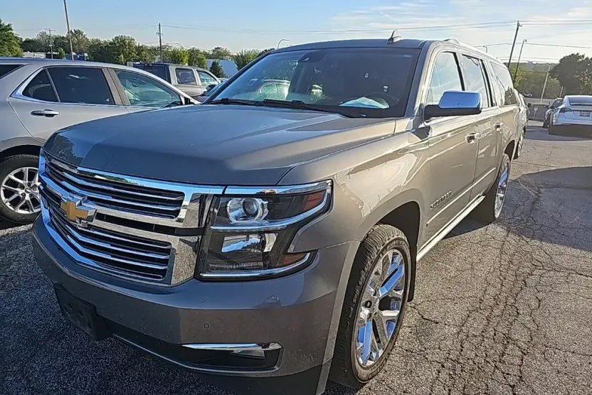 2018 Chevrolet Suburban Premier photo 1