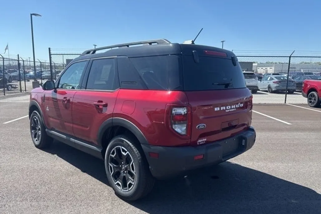 2025 Ford Bronco Sport Outer Banks photo 1