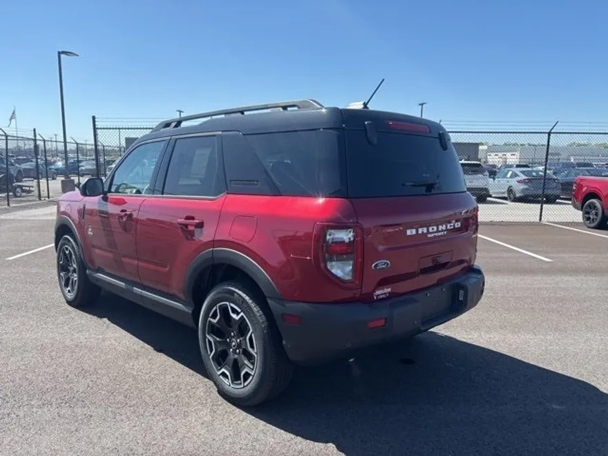 2025 Ford Bronco Sport Outer Banks photo 1