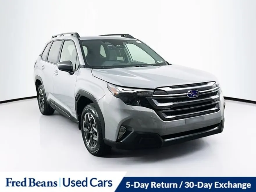 2025 Subaru Forester Premium photo 1