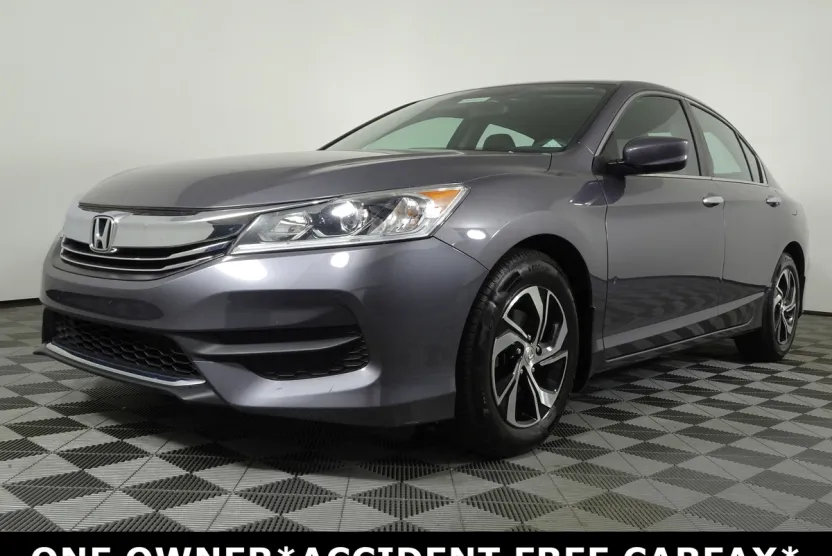 2017 Honda Accord LX photo 1