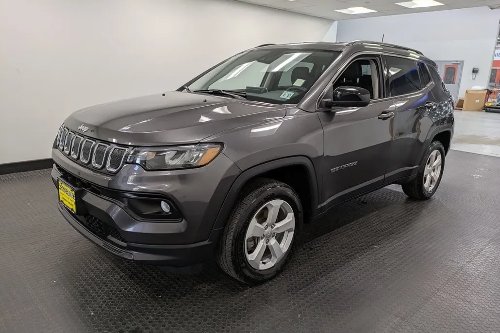 2022 Jeep Compass Latitude photo 1