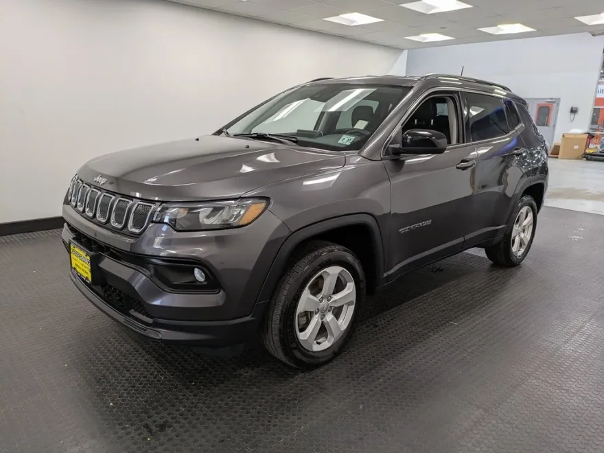 2022 Jeep Compass Latitude photo 1