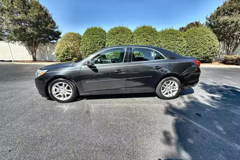 2014 Chevrolet Malibu 1LT photo 1