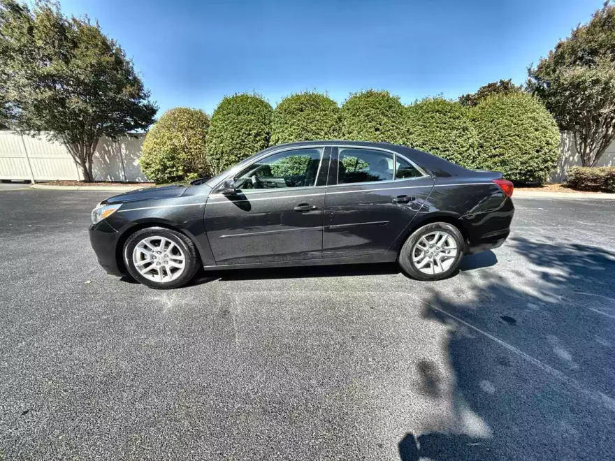 2014 Chevrolet Malibu 1LT photo 1