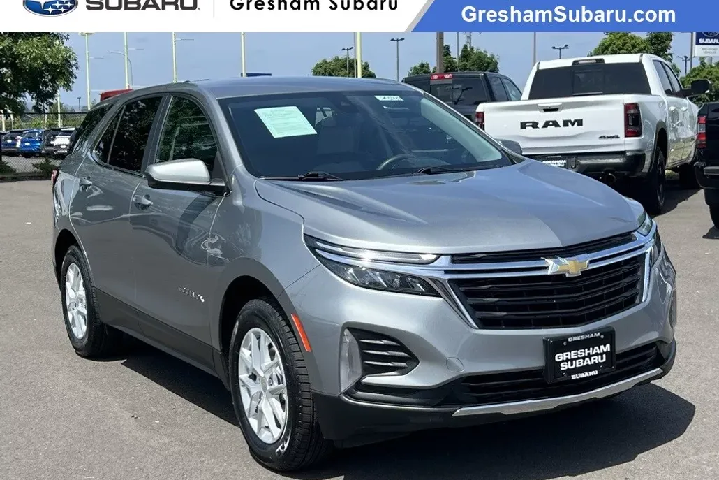 2023 Chevrolet Equinox LT photo 1
