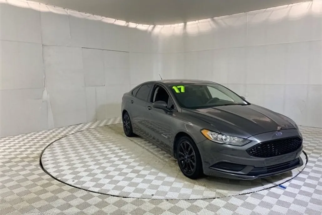 2017 Ford Fusion Hybrid SE photo 1