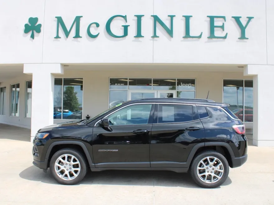 2022 Jeep Compass Latitude Lux photo 1