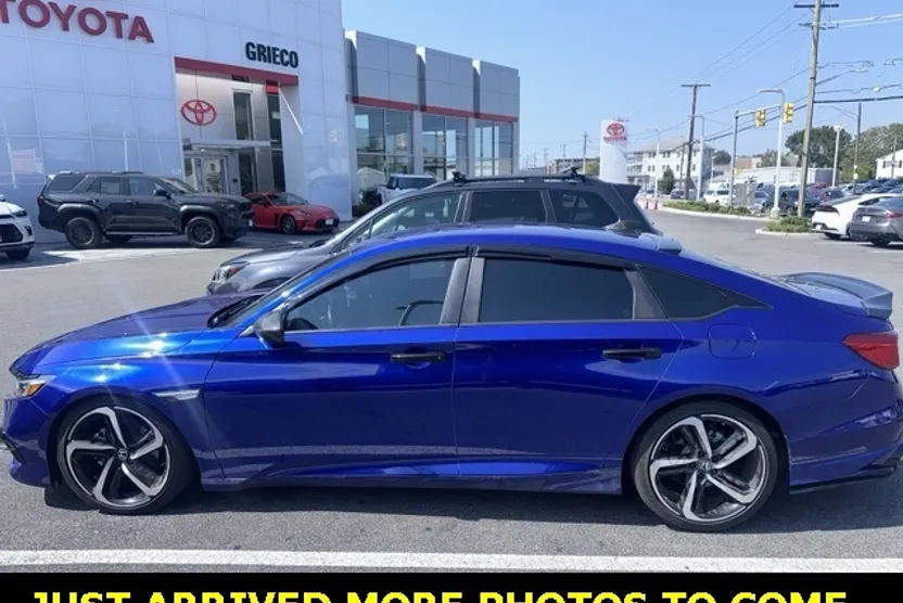 2022 Honda Accord Sport photo 1