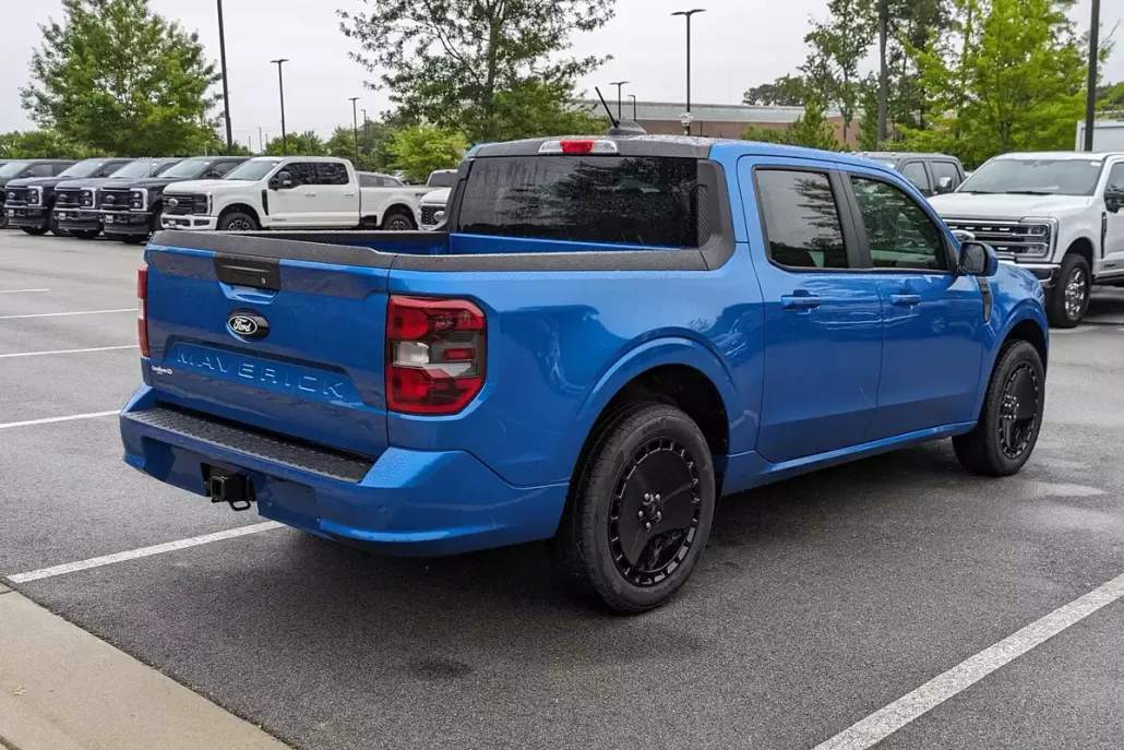 2025 Ford Maverick photo 1