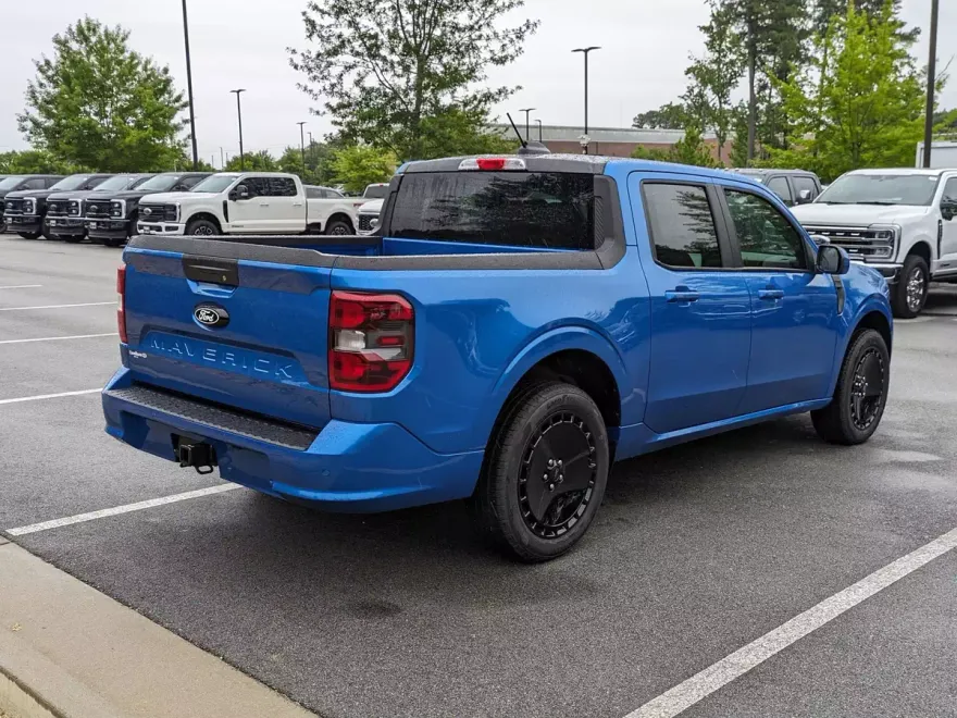 2025 Ford Maverick photo 1