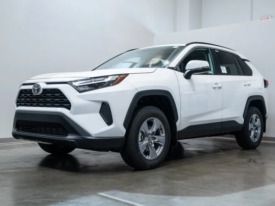2025 Toyota RAV4 XLE photo 1