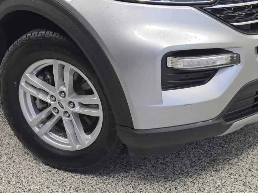 2023 Ford Explorer XLT photo 1