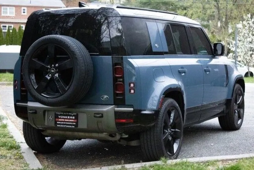2022 Land Rover Defender X-Dynamic HSE photo 1