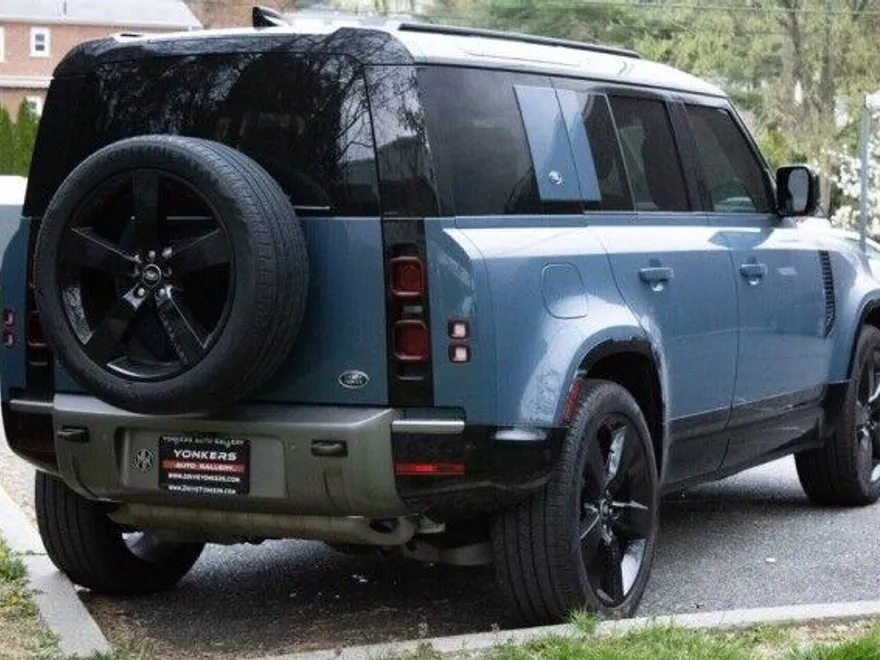 2022 Land Rover Defender X-Dynamic HSE photo 1