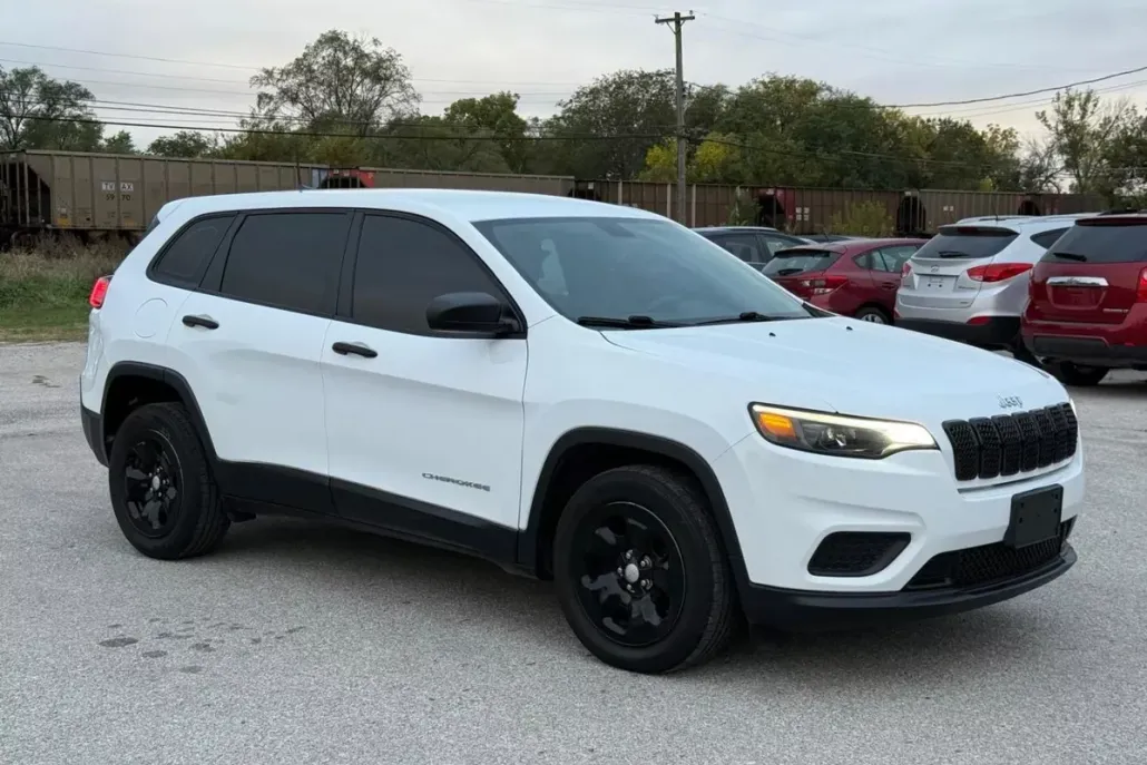 2020 Jeep Cherokee Lux Sport photo 1