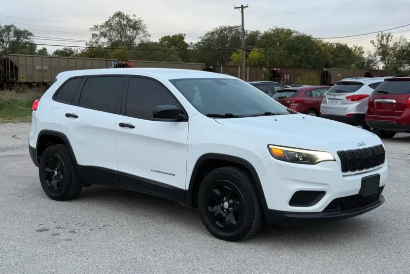 2020 Jeep Cherokee Lux Sport photo 1