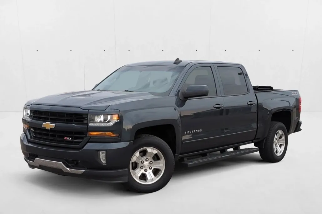 2017 Chevrolet Silverado 1500 LT photo 1