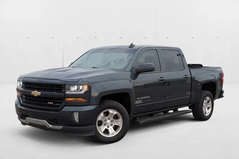 2017 Chevrolet Silverado 1500 LT photo 1