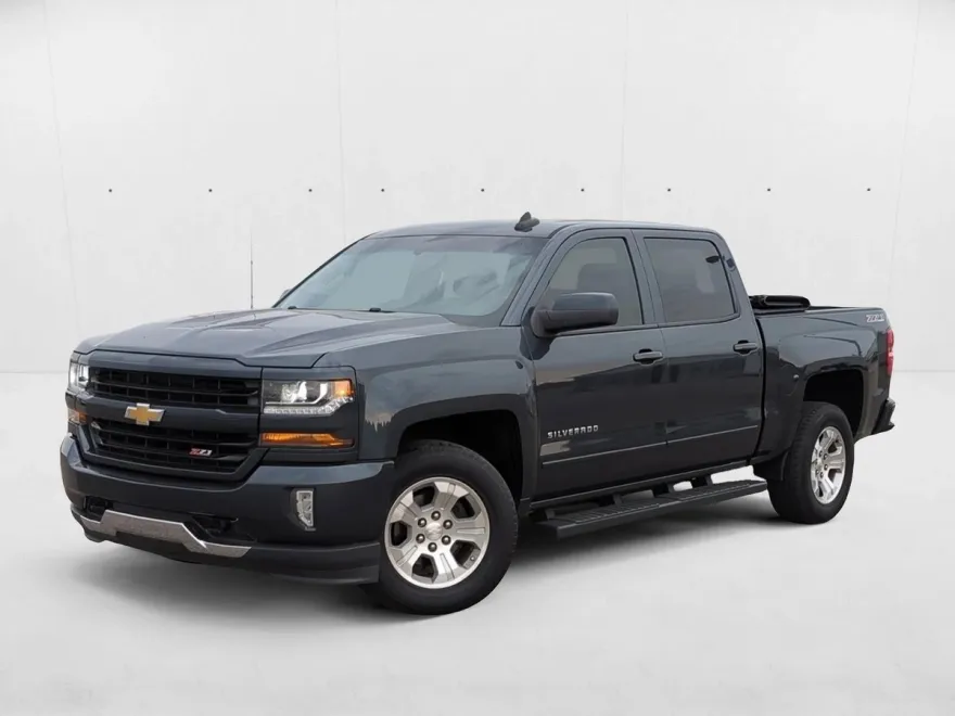 2017 Chevrolet Silverado 1500 LT photo 1