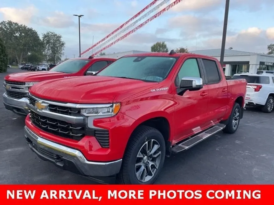 2023 Chevrolet Silverado 1500 LT photo 1